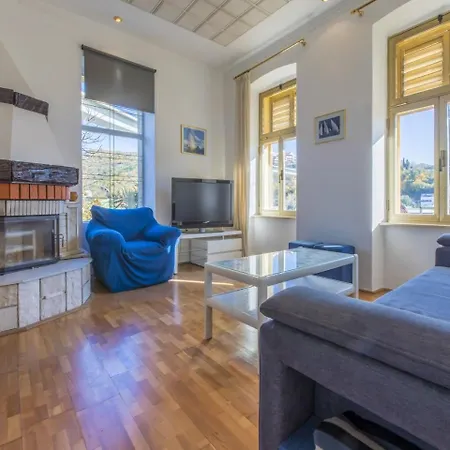 Apartman Piano